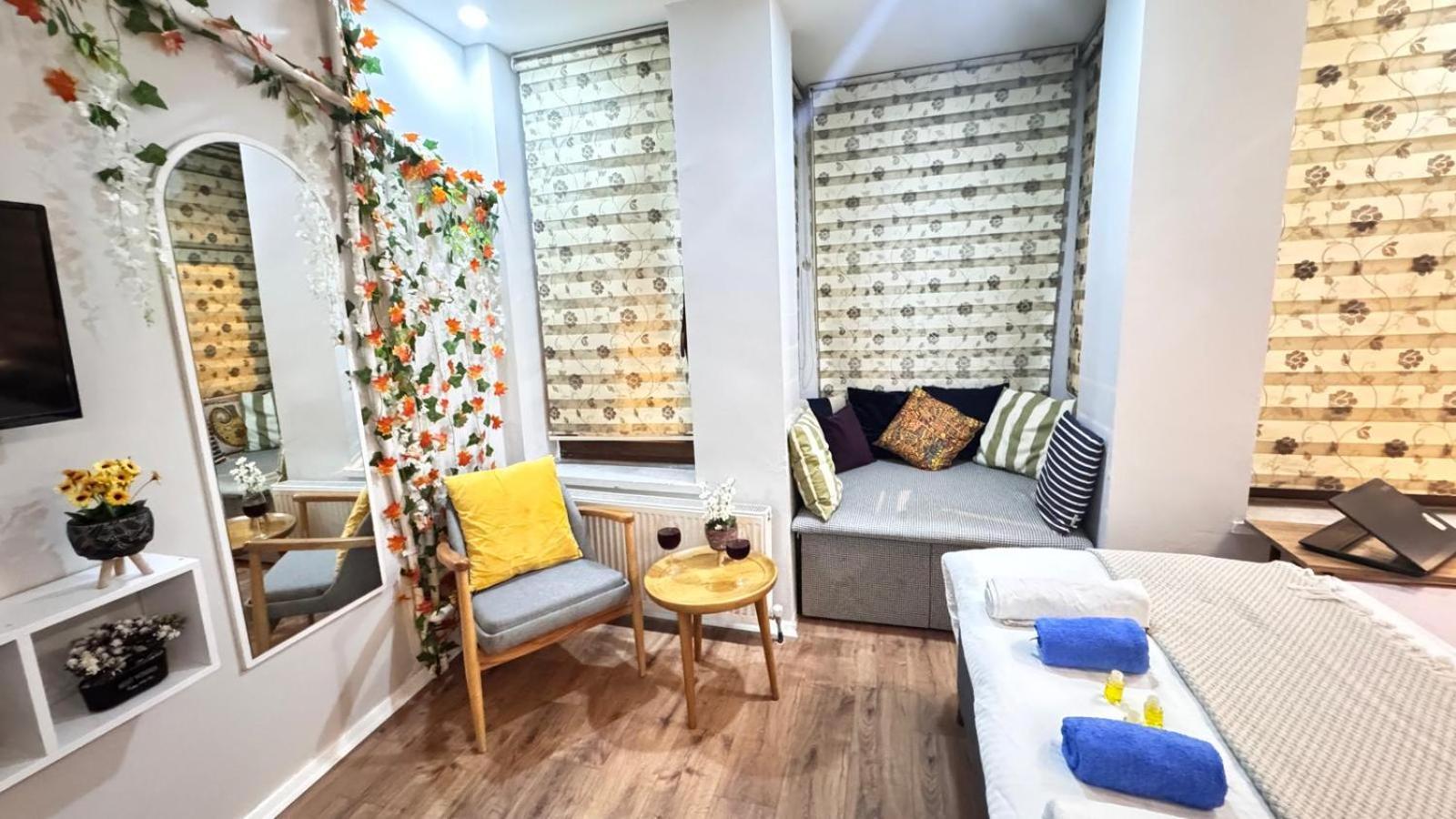 Taksim Camellia Suit Istanbul Bagian luar foto